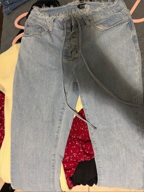 Light Wash Lace-Up Waist Women’s Jeans Flared